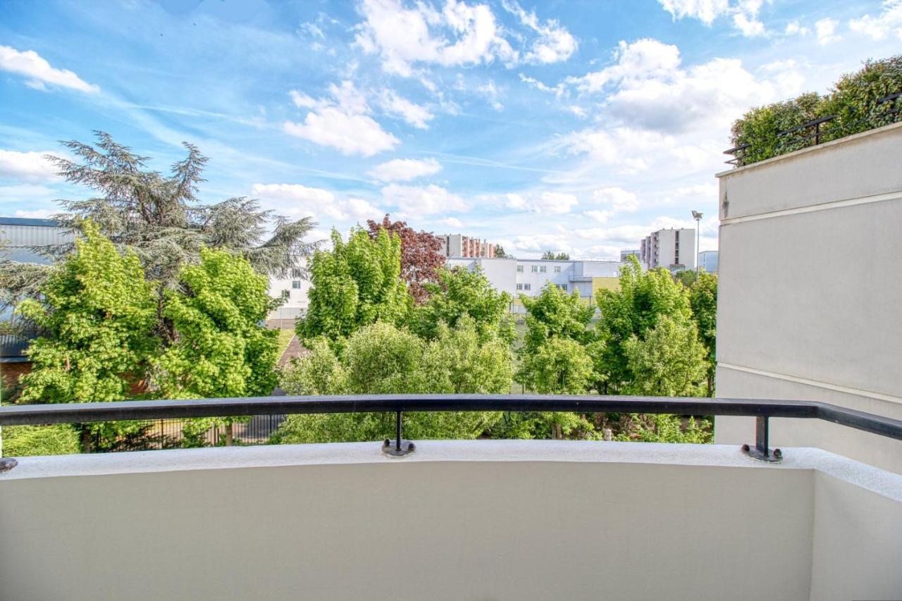 Appartement Proche U Arena Et La Defense Nanterre Exterior photo